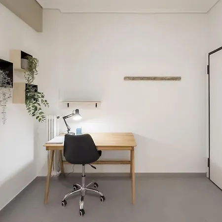 Spacious Urban In The Heart Of Apartment