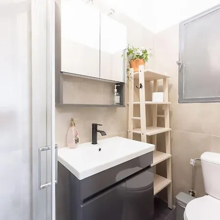 Apartment Spacious Urban In The Heart Of