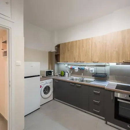 Spacious Urban In The Heart Of Apartment *