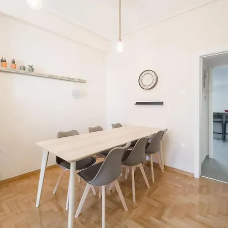 Spacious Urban In The Heart Of Apartment *