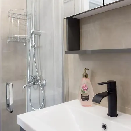 Spacious Urban In The Heart Of Apartment *